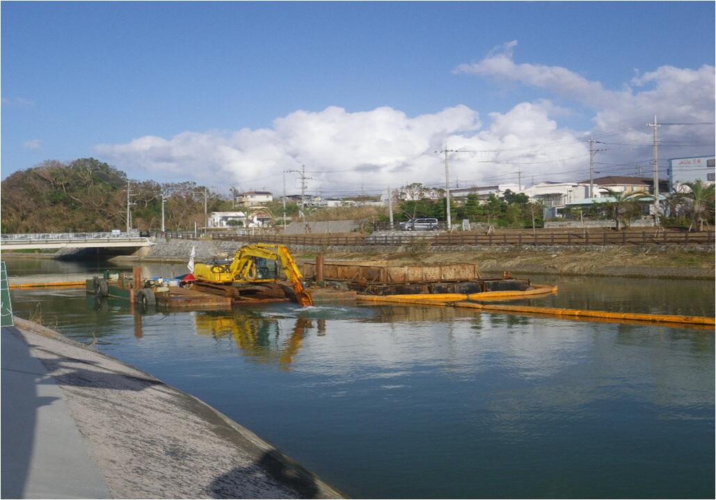 屋部川河床掘削工事(H24)